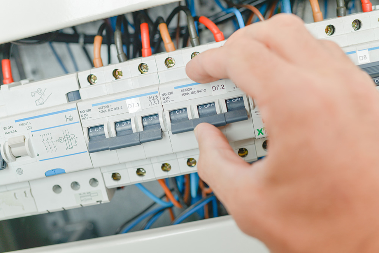 Elektro­installation bei LES Lochmann Elektro Service in Holzweißig